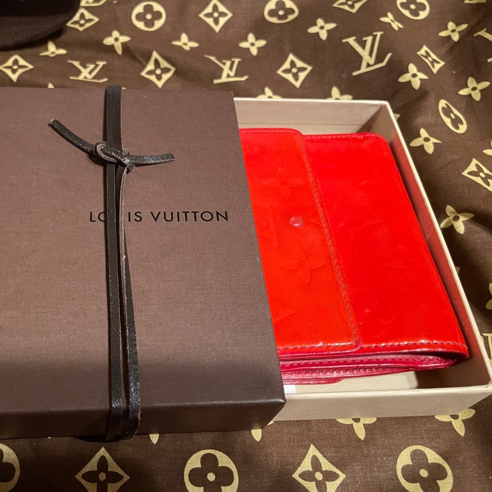 Louis Vuitton Vernis Red Short Wallet
